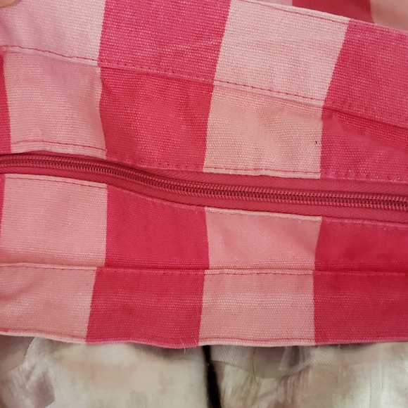 Victoria's Secret HUGE Zip Canvas Tote Bag - Picture 5 of 9
